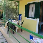 Ξενοδοχείο με διαμερίσματα Marina Del Cantone 3*