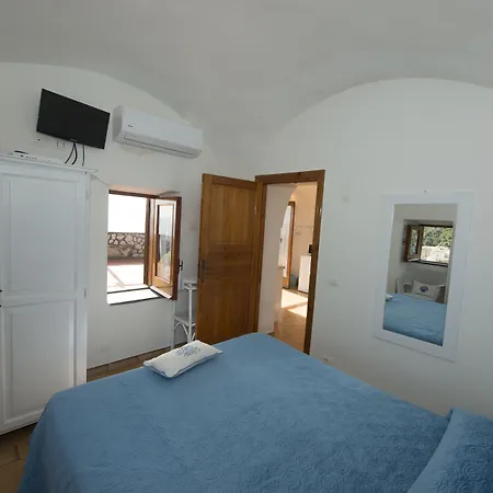 Ξενοδοχείο με διαμερίσματα Marina Del Cantone