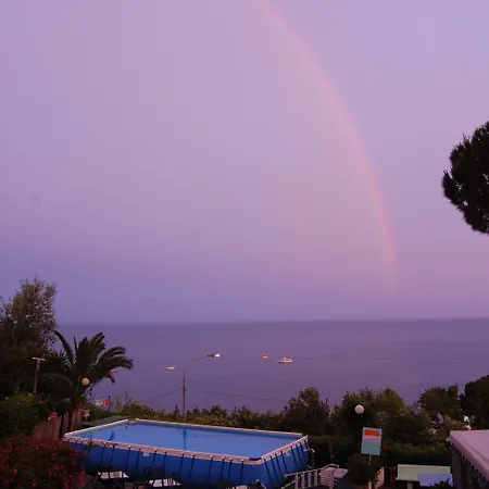 Ξενοδοχείο με διαμερίσματα Marina Del Cantone Nerano