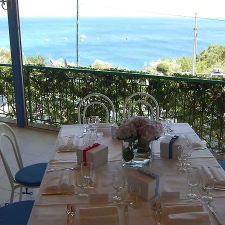 Marina Del Cantone