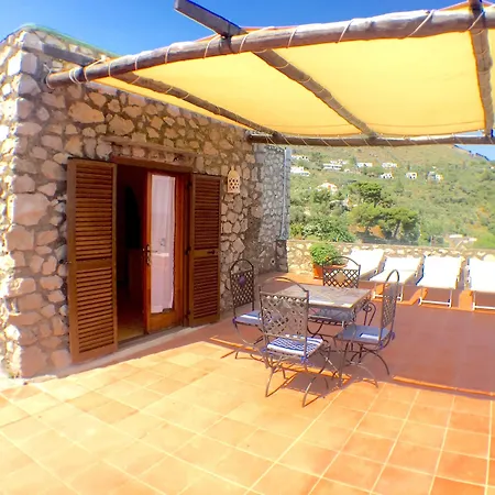 Ξενοδοχείο με διαμερίσματα Marina Del Cantone 3*