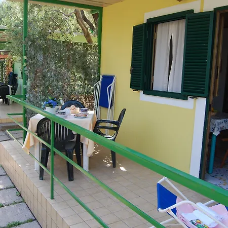 Ξενοδοχείο με διαμερίσματα Marina Del Cantone 3*