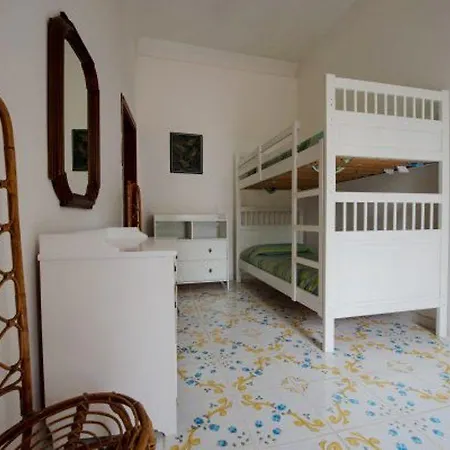 Ξενοδοχείο με διαμερίσματα Marina Del Cantone Nerano