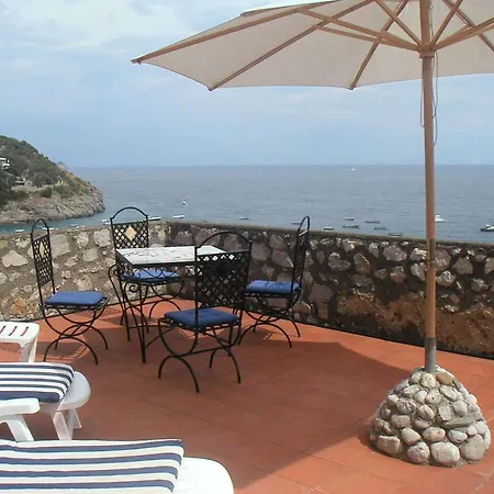 Ξενοδοχείο με διαμερίσματα Marina Del Cantone 3*
