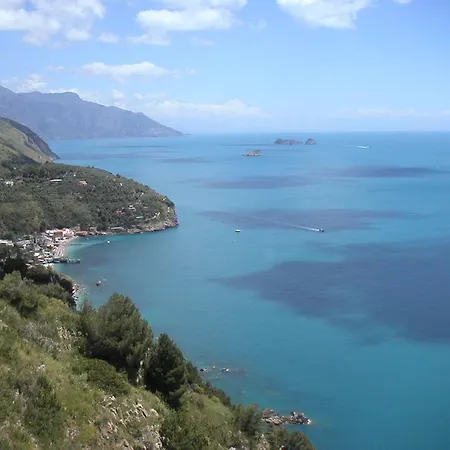 Marina Del Cantone 3*