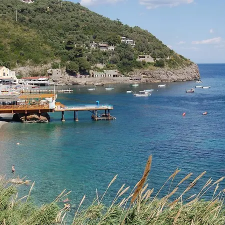 Marina Del Cantone