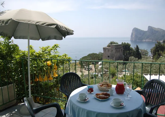 Marina Del Cantone Apartmanhotel 3*
