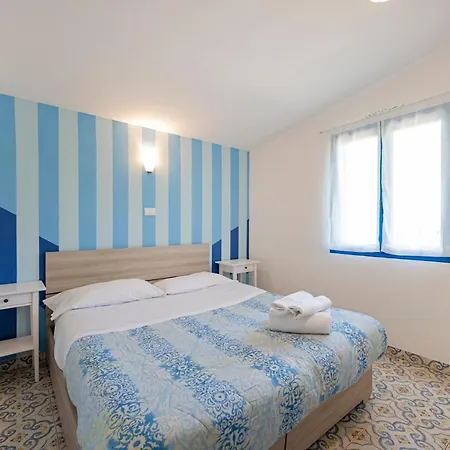 Marina Del Cantone Aparthotel