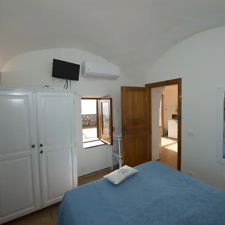 Marina Del Cantone 公寓式酒店 3*