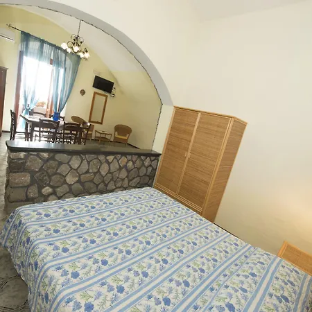 Marina Del Cantone 公寓式酒店