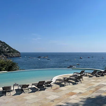Marina Del Cantone 3*