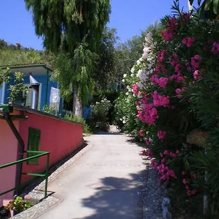 Marina Del Cantone 5*