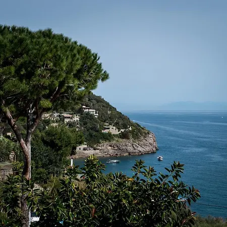 Marina Del Cantone Aparthotel