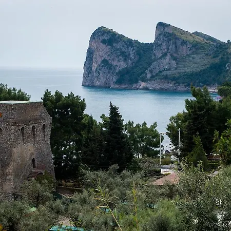 Marina Del Cantone Aparthotel 5*